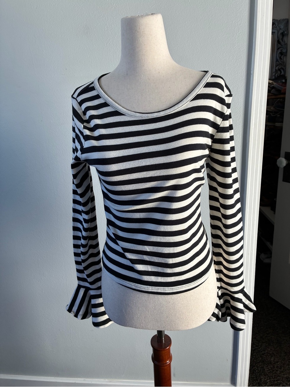 Maeve by Anthropology striped long sleeve t shirt with ruffle cuff. Size xs